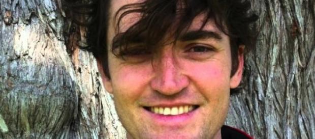 Ross Ulbricht condenado com a pena máxima Ross Ulbricht condenado com a pena máxima