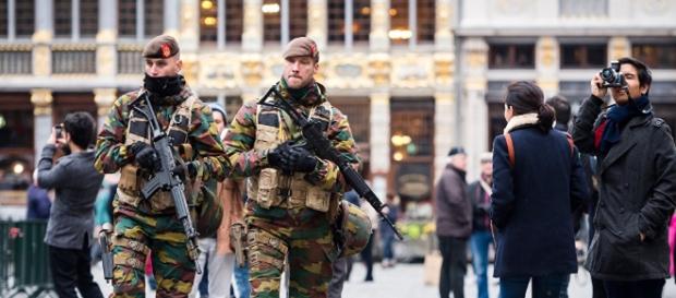 Soldats belges - nouveaux uniformes Soldats belges - nouveaux uniformes