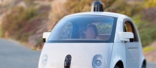 Foto di una Google Car in movimento