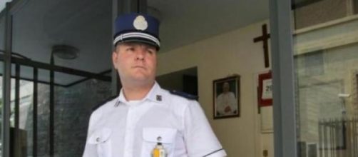 Un gendarmiere in servizio a San Giovanni