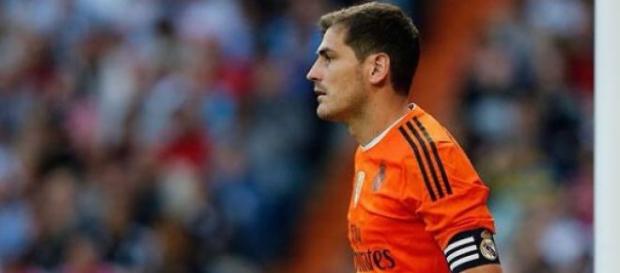 Ainda não é desta que Casillas deixa o Real Ainda não é desta que Casillas deixa o Real