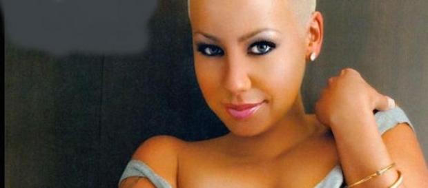 Amber Rose se confie au Cosmopolitan. Amber Rose se confie au Cosmopolitan.