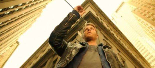 Jake Mcdorman en el papel principal Jake Mcdorman en el papel principal