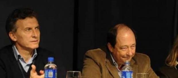 Macri, Sanz y Carrió hoy firmaron la alianza Macri, Sanz y Carrió hoy firmaron la alianza