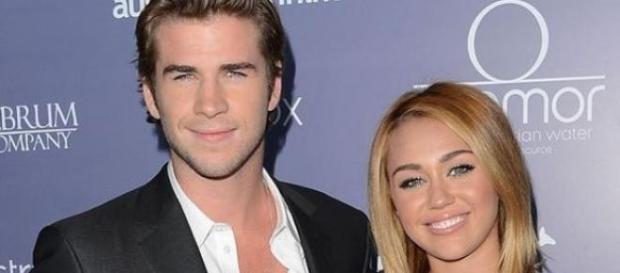 Miley Cyrus com o ex-namorado Liam Hemsworth Miley Cyrus com o ex-namorado Liam Hemsworth