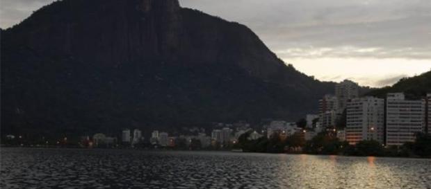 Remadores na Lagoa Rodrigo de Freitas Remadores na Lagoa Rodrigo de Freitas