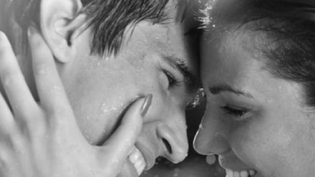 Les 8 signes qu'une femme est amoureuse!