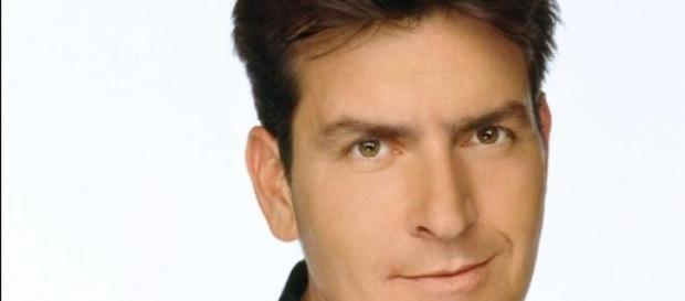 Charlie Sheen se intoxica con almejas Charlie Sheen se intoxica con almejas