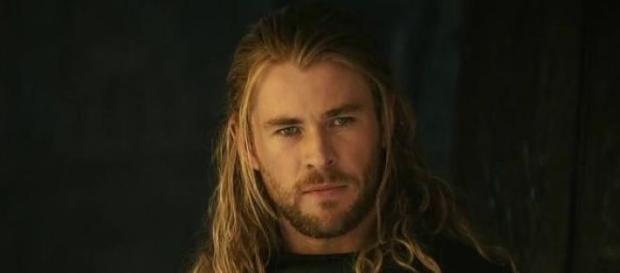 Chris Hemsworth will play the receptionist Chris Hemsworth will play the receptionist