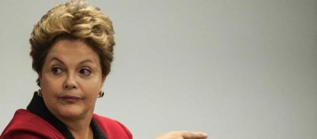 Dilma Rousseff pede ajuda de Jô Soares Dilma Rousseff pede ajuda de Jô Soares