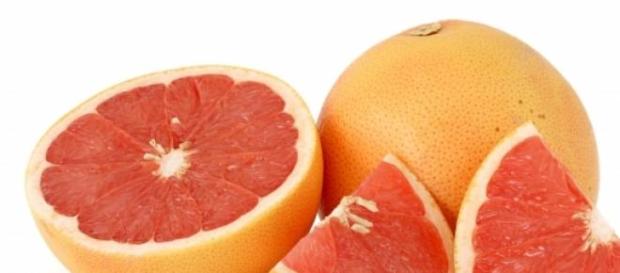 Grejpfruty to nieocenione źródło witamin. Grejpfruty to nieocenione źródło witamin.