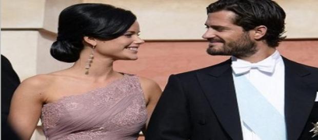 La starlette de téléréalité et son prince charmant La starlette de téléréalité et son prince charmant