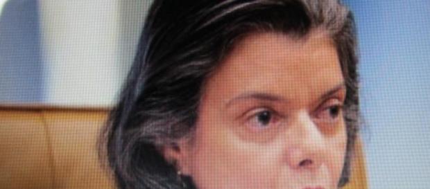 Ministra Carmen Lúcia: contra a censura Ministra Carmen Lúcia: contra a censura