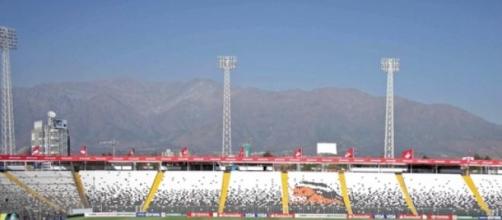 El famoso estadio Nacional de Santiago de gala