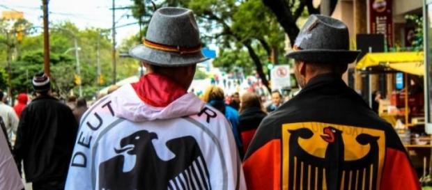 Deutsche Fans vor einem Deutschland Spiel Deutsche Fans vor einem Deutschland Spiel