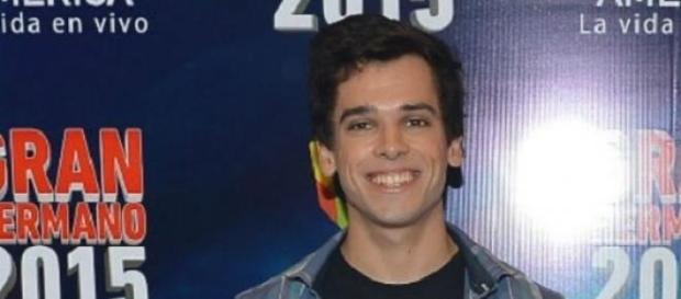 El misionero quiere sorprender a los "hermanitos" El misionero quiere sorprender a los "hermanitos"
