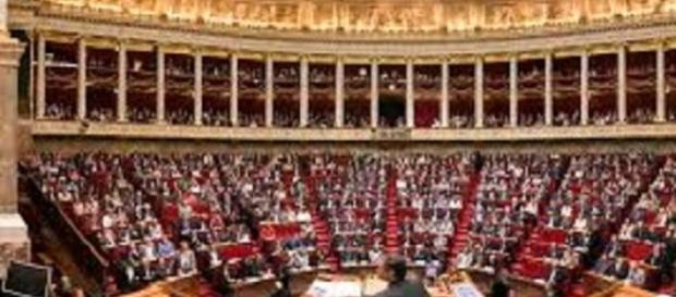 Les députés en séance à l'assemblée Les députés en séance à l'assemblée