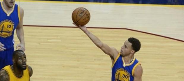 Warriors se mantiene invicto, tras hilar derrotas Warriors se mantiene invicto, tras hilar derrotas