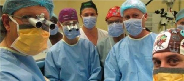 Equipe de cirurgiões sul-africanos Equipe de cirurgiões sul-africanos