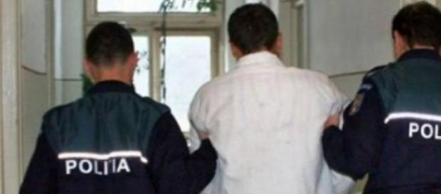Și-a ținut mama moartă în casă două luni Și-a ținut mama moartă în casă două luni