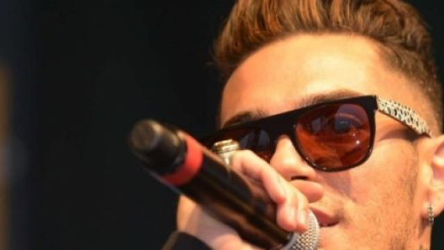 Emis Killa presenta gli MTV Music Awards 2015