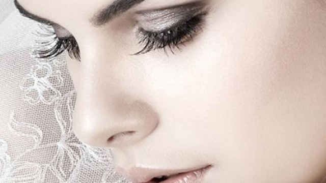 Occhi e labbra protagonisti del trucco sposa 2015