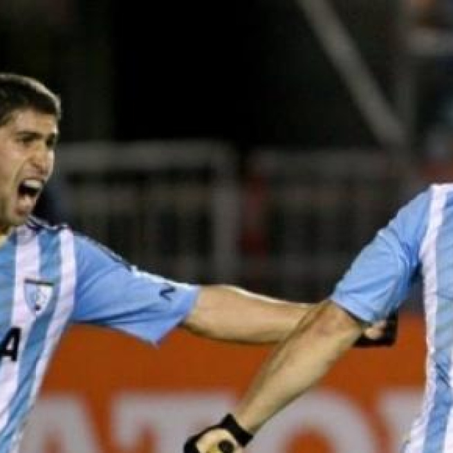 Pelliat festejando el primer gol del partido