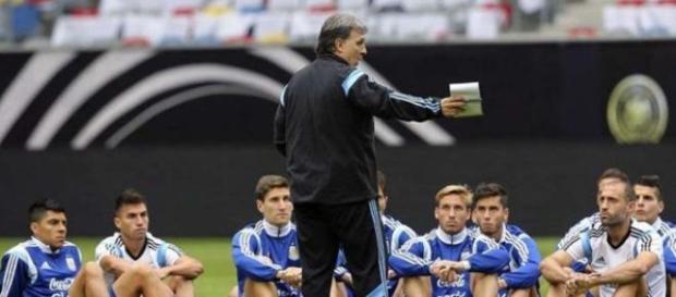 Gerardo Martino durante una charla técnica Gerardo Martino durante una charla técnica