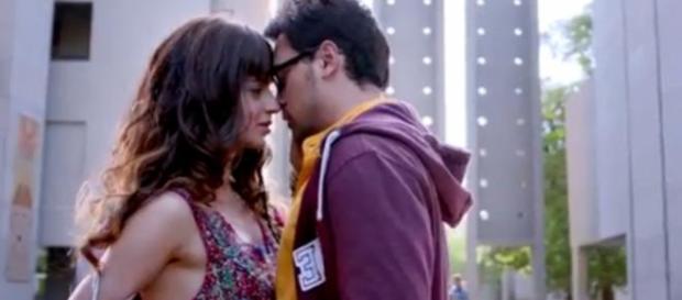 Imran and Kangana get intimate for the first time Imran and Kangana get intimate for the first time