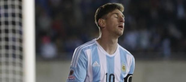 El lamento de Messi luego del empate en el debut El lamento de Messi luego del empate en el debut