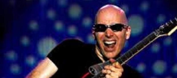 Joe Satriani, alias Satch, ce guitariste virtuose Joe Satriani, alias Satch, ce guitariste virtuose
