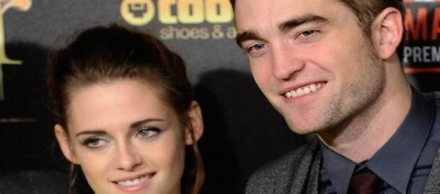 Kristen Stewart et Robert Pattinson en 2008. Kristen Stewart et Robert Pattinson en 2008.