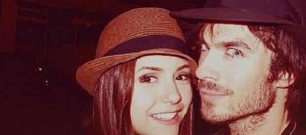 Vampire Diaries: Nina Dobrev und Ian Somerhalder. Vampire Diaries: Nina Dobrev und Ian Somerhalder.
