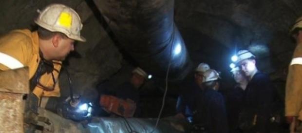 Akcja ratunkowa górników w Kopalni w Rudzie Śląk Akcja ratunkowa górników w Kopalni w Rudzie Śląk
