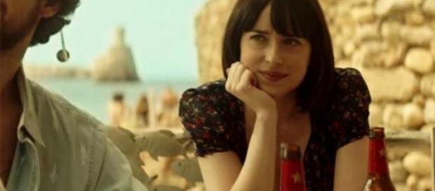 Dakota Johnson en el corto 'Vale' de Estrella Damm Dakota Johnson en el corto 'Vale' de Estrella Damm