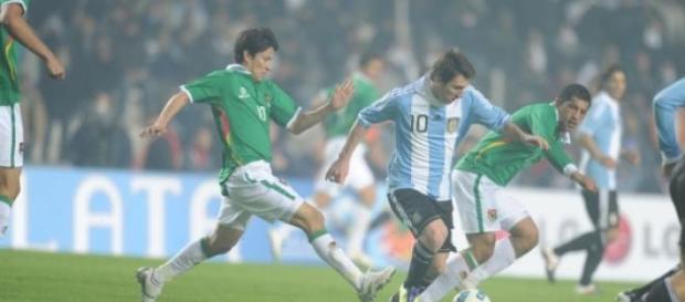 Messi entra hoje em campo contra o Uruguai Messi entra hoje em campo contra o Uruguai