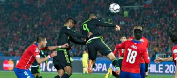 México logra un gran empate ante Chile México logra un gran empate ante Chile