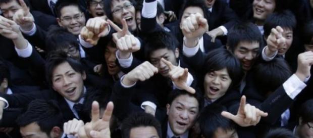 Tinerii japonezi se tem sa faca sex Tinerii japonezi se tem sa faca sex