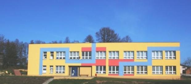 Jedna z gminnych szkół w Polsce Jedna z gminnych szkół w Polsce