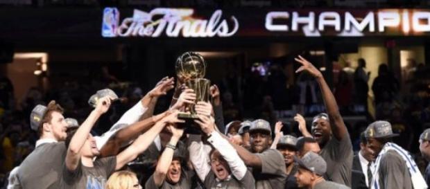 Los Warriors ganaron el anillo luego de 40 años Los Warriors ganaron el anillo luego de 40 años