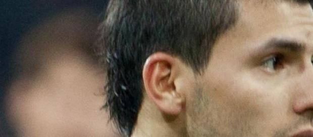 Mirada de gol. Agüero, autor del único tanto. Mirada de gol. Agüero, autor del único tanto.