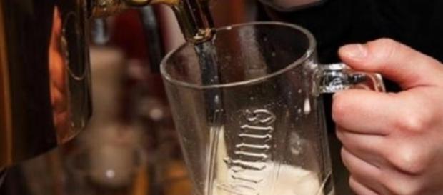 Nova lei permite o consumo de cerveja aos 16 anos Nova lei permite o consumo de cerveja aos 16 anos