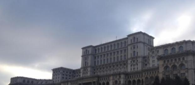 Parlamentul României a devenit casa hoţiei Parlamentul României a devenit casa hoţiei