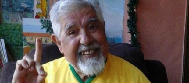Professor Girafales está doente e sem dinheiro Professor Girafales está doente e sem dinheiro