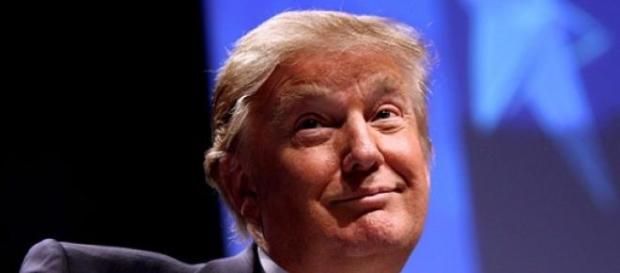 Trump quer erguer um muro entre os EUA e o México. Trump quer erguer um muro entre os EUA e o México.