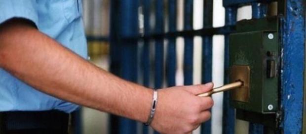 Vita e morte in cella, fra sbarre e giri di chiave Vita e morte in cella, fra sbarre e giri di chiave