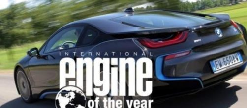 Il motore ibrido di BMW i8 vince l'IEY 2015