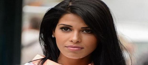 Ayem Nour célibataire et pas enceinte Ayem Nour célibataire et pas enceinte