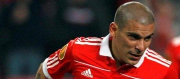 Maxi Pereira assinou pelo FC Porto. Maxi Pereira assinou pelo FC Porto.
