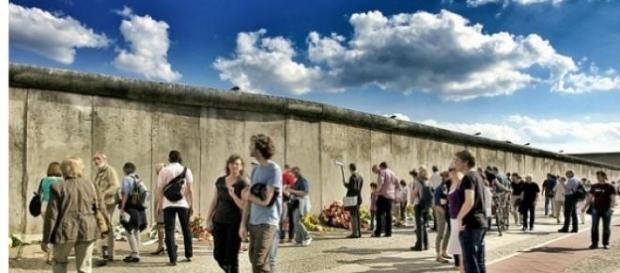 O muro terá 4 metros de altura e 157 quilómetros O muro terá 4 metros de altura e 157 quilómetros
